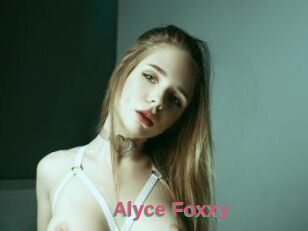 Alyce_Foxxy