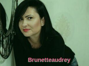 Brunetteaudrey