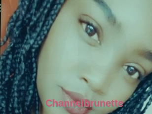 Channelbrunette