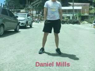Daniel_Mills