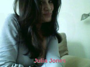 Julia_Jones
