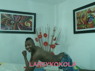 LARSYKOKOLA