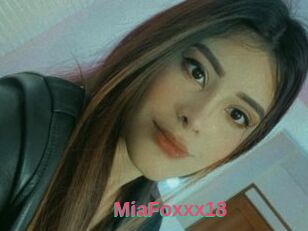 MiaFoxxx18
