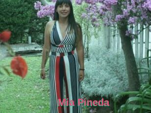 Mia_Pineda