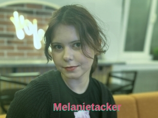 Melanietacker