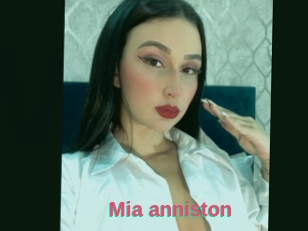 Mia_anniston