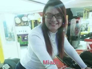 Mia85