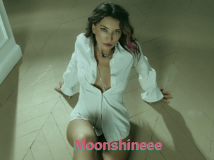 Moonshineee