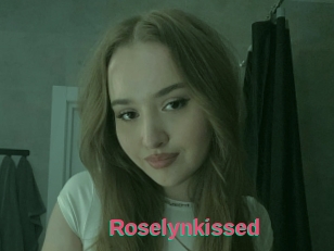 Roselynkissed