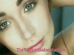 TiaTaylorBabestation