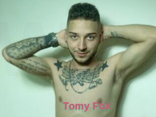 Tomy_Fox