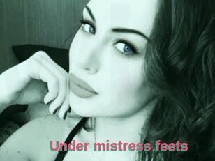 Under_mistress_feets
